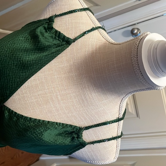 BCBG Elegant Green Evening wear - Picture 3 of 4